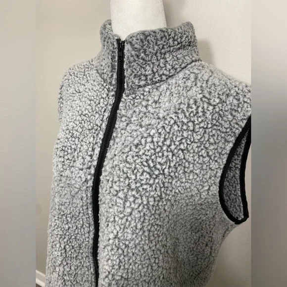 XX-Large Women’s Gray Black Thin Zip-Up Sherpa Vest w/ Two Front Pockets - Picture 2 of 6
